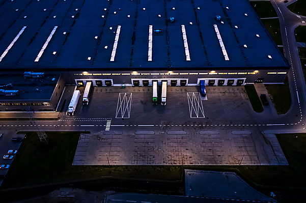 포토 JPG 해외이미지 식물 외관 산업 컨셉 비즈니스 공장 교통시설 안테나 사람없음 건물 상점 화물 도시 센터 제조 상품 정상 야간 주식 창고 무역 상업 지역 수납 짐차 트레일러 물류 슈퍼마켓 분배 터미널 해외포토 자연요소 건축물 교통 통신 공업 자동차 금융 운송업 시설 파일형식 이미지허브