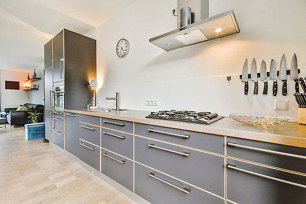 포토 JPG 해외이미지 실내 사람없음 인테리어 소파 주방 가스레인지 싱크대 조리대 심플 냉장고 식칼 환풍기 해외포토 디자인 의자 주방용품 내부 장비 가전제품 레인지 개수대 파일형식 이미지허브