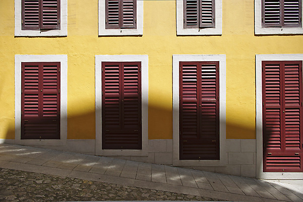 포토 JPG 해외이미지 전통 디자인 외관 문화 벽 여행 백그라운드 건축양식 창문 유리 주택 프레임 미술 동양인 사람없음 야외 건물 목재 장식 빨간색 초록색 갈색 문 중국 공백 수확 골동품 흰색 시골 커튼 쌍 투명 복고 고립 더블 마카오 옛날 진짜 스타일 해외포토 나무 건축물 건축 아시아 컬러 농업 재료 재질 문화예술 인종 파일형식 이미지허브