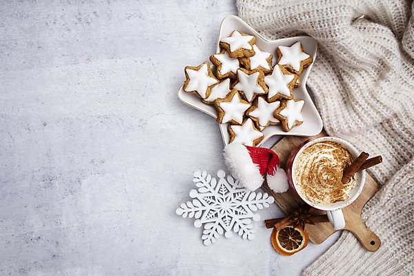 포토 JPG 해외이미지 크리스마스 산타모자 크리스마스용품 눈꽃 실내 사람없음 쿠키 눈송이 니트 흰배경 코코아 눈꽃무늬 해외포토 모자_잡화 기념일 음료 백그라운드 상의 무늬 디저트 눈_날씨 내부 흰색 용품 파일형식 이미지허브