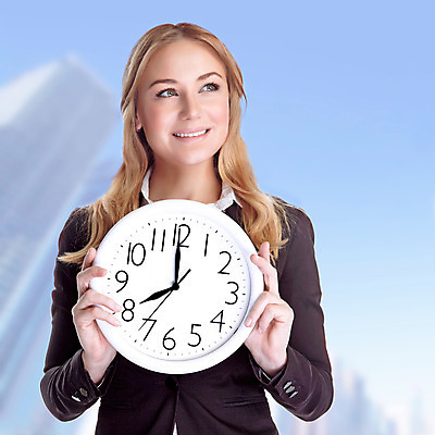 포토 JPG 해외이미지 백인 여자 행복 시계 컨셉 비즈니스 CEO 하늘 실내 한명 사람 성인 일상 파란색 잡기 시간 업무 작업 비즈니스우먼 해외202004 해외포토 서양인 직업 1 감정 컬러 모션 내부 라이프 직장인 파일형식