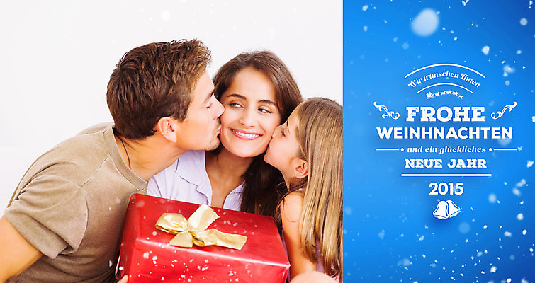 포토 JPG 해외이미지 백인 여자 남자 딸 행복 어린이 크리스마스 겨울 거실 가정 청소년 엄마 크리스마스카드 갈색머리 선물 사랑 앉기 20대 성인 세명 30대 파란색 부모 소파 생일 아빠 비네팅 해외202004 해외포토 서양인 헤어스타일 계절 기념일 감정 컬러 의자 가족 모션 카드_감사 촬영기법 사람 청년 장년 파일형식