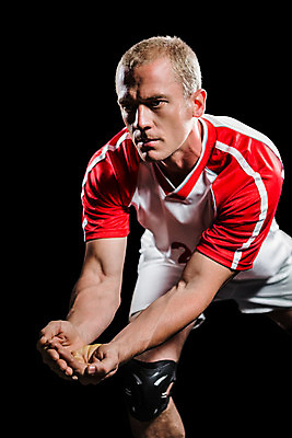 포토 JPG 해외이미지 백인 라이프스타일 남자 스포츠 포즈 검은배경 한명 상반신 성인 30대 운동복 운동 배구 배구선수 성인남자한명만 해외202004 해외포토 서양인 1 옷 백그라운드 운동선수 건강 사람 생활 장년 구기 검은색 남자한명만 성인남자만 파일형식