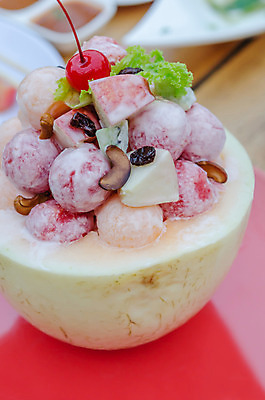 포토 JPG 해외이미지 열매 음식 다이어트 오렌지 과일 부분 포도 디저트 수박 실내 건강 종류 사람없음 빨간색 초록색 컬러풀 노란색 식사 샐러드 흰색 신선 사발 달콤 맛 혼합 멜론 가득함 비타민 섞기 숙성 채식주의자 해외202004 해외포토 식물 컬러 컨셉 내부 사기그릇 채식 영양소 파일형식