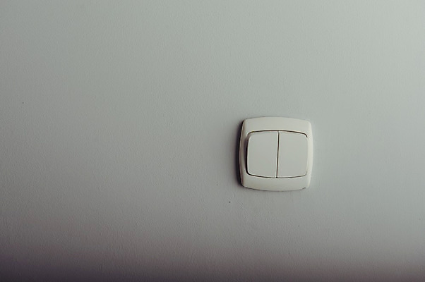 포토 JPG 해외이미지 손 디자인 벽 백그라운드 일러스트 벽돌 주택 사람없음 내부 빛 태양 힘 에너지 흰색 공구 플라스틱 오브젝트 질감 스위치 엘리먼트 전압 제어 해외202004 해외포토 자연요소 컬러 재질 건물 신체부위 도구 파일형식