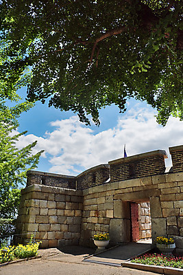 포토 JPG 주간 나무 구름 여행 한국건축 유적지 하늘 풍경 사람없음 야외 관광지 봄 문화재 성 역사 한국사 성벽 강화도 국내여행 명승지 사적지 강화초지진 국내포토 자연요소 식물 건축물 계절 건축 고건축 인천 파일형식