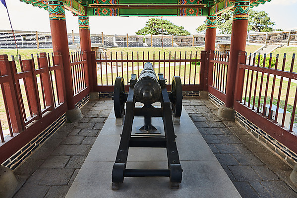 포토 JPG 주간 여행 한국건축 유적지 풍경 사람없음 야외 관광지 봄 문화재 역사 한국사 대포 강화도 국내여행 명승지 사적지 강화초지진 국내포토 자연요소 계절 건축 무기 고건축 인천 파일형식