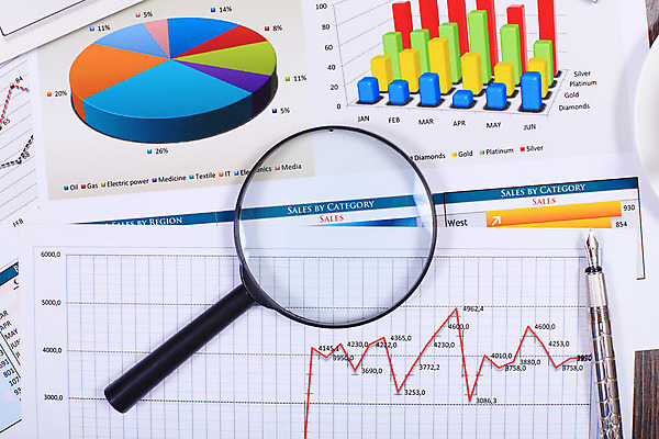 포토 JPG 해외이미지 종이 컨셉 회사 비즈니스 통계 탁자 그래프 직장 사람없음 사무실 펜 볼펜 자료 계산기 정보 업무 계획 오브젝트 보고서 문서 해외202004 해외포토 가구 문구용품 필기구 장비 작업 파일형식