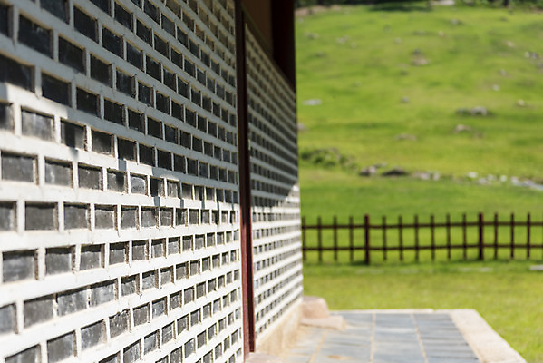 포토 JPG 주간 한국전통 여행 유적지 풍경 사람없음 야외 여름 관광지 세계문화유산 문화재 역사 한국사 조선시대 광릉 왕릉 정자각 조선왕릉 세조 정희왕후 국내포토 자연요소 전통 계절 고건축 한국 왕 남양주 파일형식 왕후