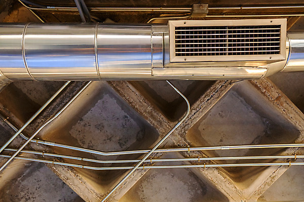 포토 JPG 해외이미지 식물 산업 비즈니스 지붕 사람없음 야외 건물 금속 힘 기계 장비 추위 뜨거움 부채 시원함 옥상 파이프 시스템 튜브 온도 공학 펌프 환풍기 깔대기 냉각기 린스 철강 파이프라인 공급 많음 해외202004 해외포토 건축물 교육 컨셉 재질 파이프_관 파일형식