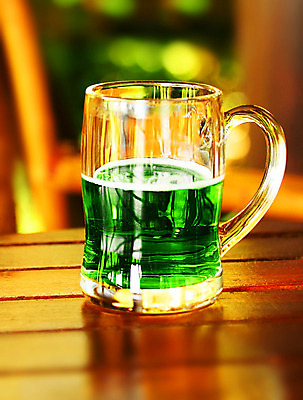 포토 JPG 해외이미지 전통 행복 문화 음료 음식 유리 탁자 휴가 기념 맥주 사람없음 초록색 파티 식당 축제 봄 거품 머그컵 추위 축하 알코올 신선 바 투명 액체 행운 성자 클로버 토끼풀 떨어짐 심볼 오브젝트 상쾌 건배 아일랜드 고립 해외202004 해외포토 식물 계절 감정 유럽 종교 컬러 가구 컨셉 재질 주류 이벤트 컵 상점 파일형식