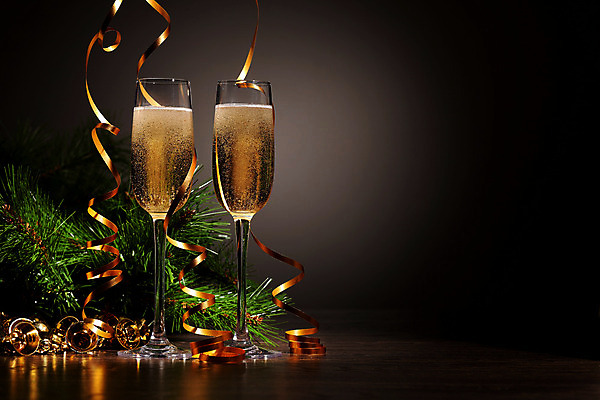 포토 JPG 해외이미지 디자인 기념일 행복 리본 음료 백그라운드 크리스마스 겨울 검은배경 새로움 기념 선물 사랑 사람없음 빛 상자 파티 축제 낭만 축하 알코올 샴페인 샴페인잔 해외202004 해외포토 계절 감정 컨셉 술잔 주류 이벤트 검은색 파일형식