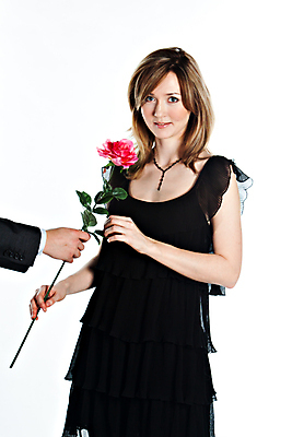 포토 JPG 해외이미지 1 응시 여자 기념일 꽃잎 꽃 행복 얼굴 휴가 휴식 발렌타인데이 선물 사랑 한명 사람 성인 초록색 컬러풀 뷰티 장미 귀여움 낭만 흰색 축하 표현 우아함 배열 냄새 열정 고립 구성 유일 해외포토 식물 시선 감정 컬러 컨셉 데이이벤트 이벤트 신체부위 파일형식 이미지허브