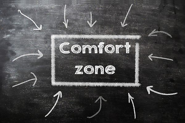 포토 JPG 해외이미지 직업 문장 운동화 컨셉 비즈니스 텍스트 모션 포옹 성공 화살 새로움 사람없음 쪽지 칠판 도전 성장 업무 메시지 변화 연습 분필 기회 긍정 골 셀프 슬로건 업그레이드 전진 제어 조언 멘토링 안락 자극 해외포토 문자 교육 신발 안기 작업 초크 파일형식 이미지허브