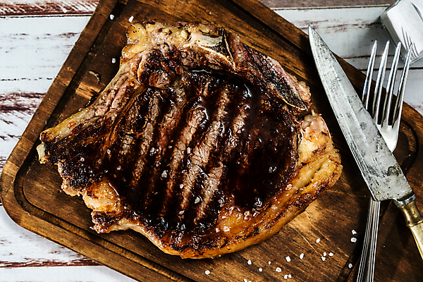 포토 JPG 해외이미지 음식 백그라운드 포크 재료 탁자 육류 스테이크 요리 비프스테이크 사람없음 목재 빨간색 우주 식당 검은색 식사 저녁식사 어둠 소고기 시골 신선 칼 중앙 그릴 정상 바비큐 자르기 굽기 허브 향신료 슬라이스 소금 후추 로즈메리 갈비뼈 등심 해외포토 레이스천 나무 식물 식기 컬러 가구 식재료 모션 주방용품 뼈 서양음식 상점 직물 구이 향미료 파일형식 이미지허브