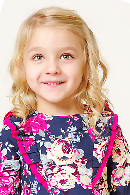 포토 JPG 해외이미지 백인 모델 1 라이프스타일 헤어스타일 응시 드레스 옷 공원 여자 딸 행복 얼굴 어린이 백그라운드 가족 자연 한명 미소 사람 야외 여름 청춘 뷰티 유행 기쁨 흰색 표현 달콤 작음 고립 초보 해외포토 서양인 시선 계절 공공시설 감정 컬러 컨셉 관계 표정 생활 신체부위 맛 크기 생태계 파일형식 이미지허브