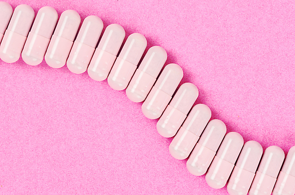 포토 JPG 해외이미지 곡선 의학 실내 사람없음 알약 약 웨이브 분홍색배경 해외포토 선 분홍색 백그라운드 내부 파일형식 이미지허브