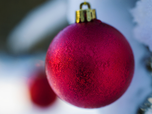 포토 JPG 해외이미지 주간 크리스마스장식 겨울 근접촬영 사람없음 야외 아웃포커스 눈 오너먼트 해외포토 자연요소 계절 뷰포인트 크리스마스 날씨 촬영기법 파일형식 이미지허브