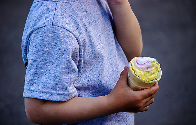 포토 JPG 해외이미지 백인 라이프스타일 여자 남자 행복 얼굴 어린이 음식 백그라운드 자연 아이스크림 디저트 사람 소년 사람없음 뷰티 얼음 기쁨 추위 흰색 달콤 맛 먹기 크림 원뿔 와플 걸음마 맛있는 해외포토 자연요소 도형 서양인 감정 컬러 컨셉 모션 생활 신체부위 생태계 파일형식 이미지허브