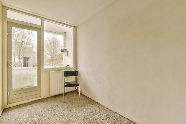 포토 JPG 해외이미지 의자 창문 실내 사람없음 인테리어 문 심플 비어있는 해외포토 디자인 가구 내부 파일형식 이미지허브