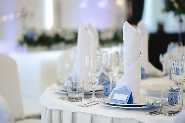 포토 JPG 해외이미지 접시 포크 와인잔 의자 잔 실내 사람없음 레스토랑 화려 나이프 냅킨 초대 결혼소품 웨딩테이블 해외포토 식기 가구 결혼 컨셉 술잔 탁자 내부 식당 칼 오브젝트 파일형식 이미지허브