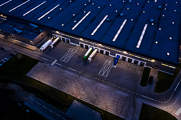 포토 JPG 해외이미지 식물 외관 산업 컨셉 비즈니스 공장 교통시설 안테나 풍경 사람없음 건물 상점 화물 도시 센터 제조 상품 정상 야간 주식 창고 무역 상업 지역 수납 짐차 트레일러 물류 슈퍼마켓 분배 터미널 해외포토 자연요소 건축물 교통 통신 공업 자동차 금융 운송업 시설 파일형식 이미지허브