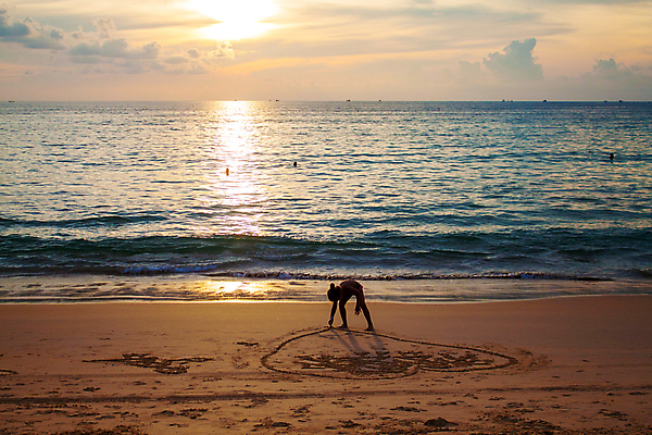 포토 JPG 해외이미지 실루엣 아시아 모래 파도 바다 섬 여행 백그라운드 오렌지 손가락 태국 자연 하늘 휴가 휴식 사랑 사람 사람없음 물 햇빛 태양 숫자 여행객 귀여움 일출 일몰 페인트 그리기 휴양지 땅바닥 푸켓 수평선 해외포토 자연요소 문자 손 감정 나라 컨셉 과일 모션 바닥 촬영기법 노을 장소 생태계 파일형식 이미지허브