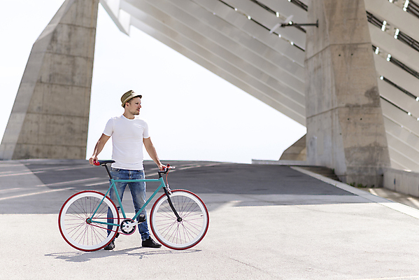 포토 JPG 해외이미지 라이프스타일 남자 스포츠 백그라운드 거리 한명 사람 성인 야외 여름 빛 도시풍경 선글라스 햇빛 유행 자전거 고층빌딩 일몰 수확 청바지 도시 바퀴 승차 시원함 순환 고정 기어 바이킹 생태학 스타일 힙스터 해외포토 1 계절 교육 패션 안경 농업 바지 모션 풍경 빌딩 생활 태양 노을 바이크 파일형식 이미지허브
