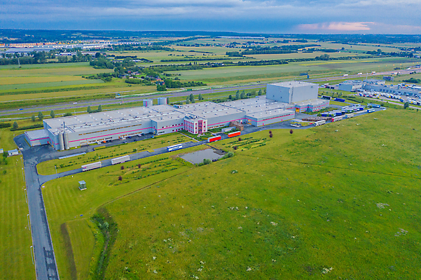 포토 JPG 해외이미지 식물 외관 산업 컨셉 비즈니스 공장 교통시설 안테나 사람없음 건물 상점 황혼 화물 도시 센터 제조 상품 정상 주식 창고 무역 상업 지역 수납 짐차 트레일러 물류 슈퍼마켓 분배 터미널 해외포토 건축물 교통 통신 공업 자동차 금융 일몰 운송업 시설 파일형식 이미지허브