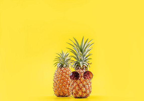 포토 JPG 해외이미지 바캉스용품 사람없음 여름휴가 바캉스 선글라스 노란색 파인애플 오브젝트 해외포토 안경 컬러 과일 휴가 열대과일 파일형식 여름_계절 이미지허브