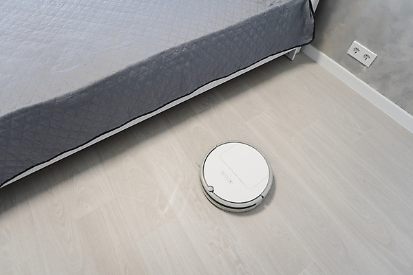 포토 JPG 해외이미지 실내 사람없음 청결 침실 방 침대 청소 스마트 청소로봇 해외포토 가구 컨셉 내부 위생 로봇 파일형식 이미지허브