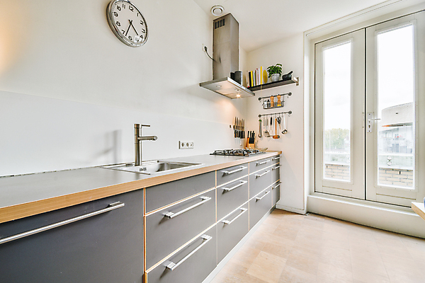 포토 JPG 해외이미지 시계 실내 사람없음 인테리어 문 가스레인지 싱크대 조리대 심플 환기구 해외포토 디자인 내부 가전제품 레인지 개수대 환풍기 파일형식 이미지허브