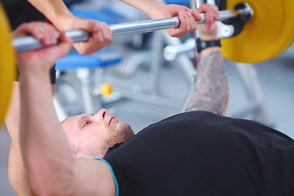 포토 JPG 해외이미지 백인 라이프스타일 손 남자 스포츠 운동화 신체 근육 건강 한명 사람 성인 건물 운동 뷰티 힘 아령 흰색 몸무게 보디빌딩 보디빌더 연습 클럽 체육관 근육질 리프트 역도 리프팅 이두근 힘찬 해외포토 서양인 1 건축물 컬러 신발 컨셉 생활 신체부위 헬스 몸매 파일형식 이미지허브