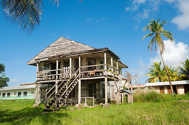 포토 JPG 해외이미지 주간 부동산 주택 사람없음 건물 목재 가로 여름 시골 중앙아메리카 재산 옛날 이국적 해외포토 자연요소 나무 건축물 계절 재료 아메리카 금융 파일형식 이미지허브