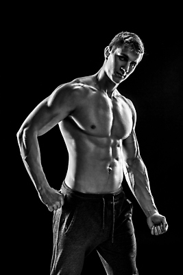 포토 JPG 해외이미지 남자 포즈 검은배경 근육 흑백 한명 상반신 성인 옆모습 주먹 보디빌더 근육질 성인남자한명만 해외포토 1 뷰포인트 백그라운드 모션 촬영기법 사람 검은색 보디빌딩 몸매 남자한명만 성인남자만 파일형식 이미지허브