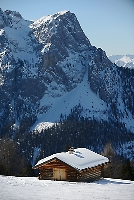 포토 JPG 해외이미지 주간 겨울 사람없음 야외 눈 오두막 나무집 겨울풍경 설산 눈덮임 해외포토 자연요소 계절 컨셉 날씨 산 주택 풍경 파일형식 이미지허브