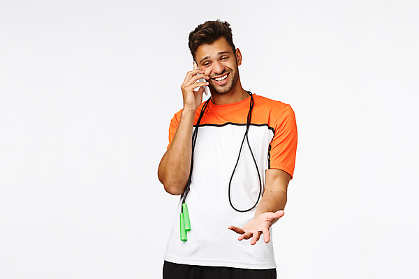 포토 JPG 해외이미지 남자 실내 한명 웃음 들기 상반신 성인 앞모습 스마트폰 흰배경 줄넘기 통화 성인남자한명만 해외포토 1 뷰포인트 백그라운드 모션 표정 사람 내부 핸드폰 스마트기기 운동 흰색 남자한명만 성인남자만 파일형식 이미지허브