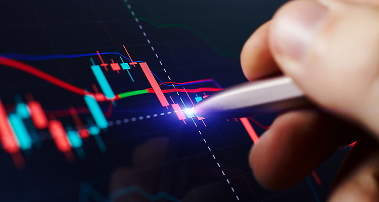 포토 JPG 해외이미지 손 백그라운드 비즈니스 손가락 그래프 근접촬영 신체부위 금융 경제 펜 스크린 주식 분석 투자 주식거래 주식시장 주식표 해외포토 뷰포인트 컨셉 사람 필기구 거래 파일형식 이미지허브