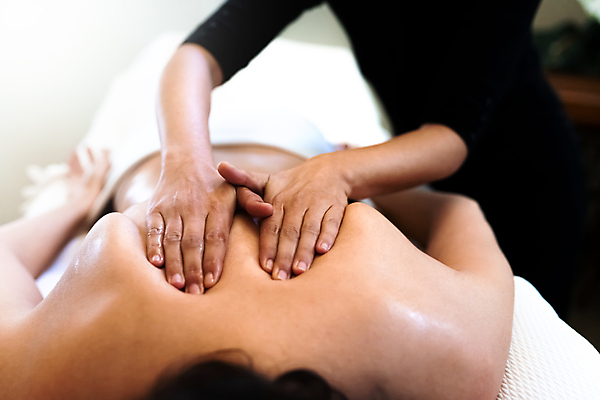 포토 JPG 해외이미지 백인 직업 웰빙 행복 컨셉 2 근육 휴식 스트레스 실내 건강 관리 사람 두명 치료 눕기 평화 건강관리 상점 스파 고요 기쁨 고통 터치 환자 마사지 고급 닫기 소중 고객 피부 마사지사 척추 주기 물리치료 바디케어 치료사 해외포토 서양인 감정 의학 모션 뼈 내부 신체부위 파일형식 이미지허브