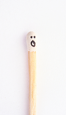 포토 JPG 해외이미지 디자인 얼굴 백그라운드 컨셉 무지개 가정 불 추상 불꽃 불꽃놀이 안전 사람없음 목재 빨간색 빛 상자 컬러풀 쌓기 힘 에너지 흰색 그리기 막대기 선택 위험 성냥 폭발물 다발 배열 모음 바인더 엘리먼트 유황 점화 화상 해외포토 자연요소 나무 무기 컬러 무늬 재료 모션 놀이 신체부위 사무용품 상처 파일형식 이미지허브