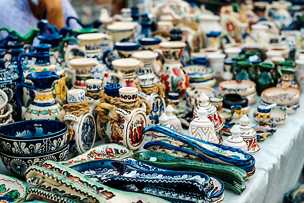 포토 JPG 해외이미지 전통 식기 접시 길 패턴 추상 요리 미술 사람없음 장식 컬러풀 갈색 주방 저녁식사 기구 도자기 원형 사발 시장 냄비 먹기 컵받침 오브젝트 복고 기념품 점토 토기 루마니아 민화 백자 핸드메이드 해외포토 도형 유럽 컬러 무늬 모션 문화예술 식사 용기_그릇 사기그릇 솥 받침대 그림 파일형식 이미지허브