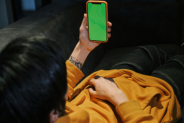 포토 JPG 해외이미지 라이프스타일 남자 인터넷 비즈니스 통신 회의 추상 노동자 주택 직장 함께함 대화 한명 미소 안전 사람 동양인 내부 두명 건물 초록색 노트북 학습 컴퓨터 사무실 카메라 방 작업 네트워크 연결 사인 방송 환영 온라인 가상 해외포토 직업 1 건축물 교육 컬러 컨셉 무늬 회사 표정 말하기 인종 생활 전자제품 파일형식 이미지허브