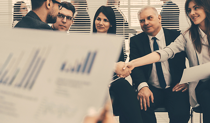 포토 JPG 해외이미지 직업 손 여자 비즈니스 통계 성공 그래프 악수 사람 여러명 금융 경제 사무실 자료 정보 비즈니스우먼 그룹 우아함 종업원 분석 속도 보고서 문서 기회 투자 이익 회계 경영 리뷰 마케팅 수입 제어 경제학 회계사 제의 해외포토 교육 다수 컨셉 손짓 신체부위 직장인 파일형식 이미지허브