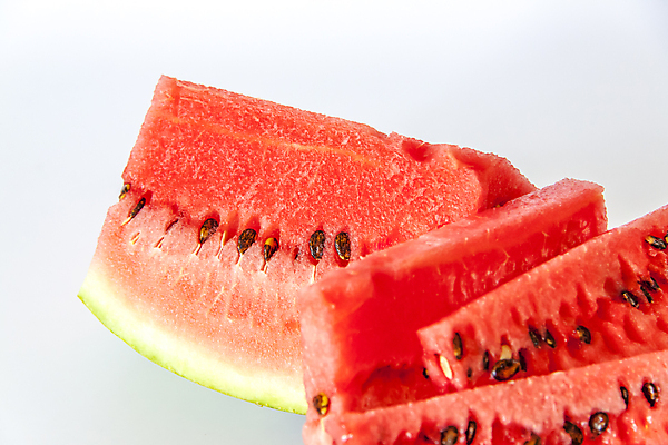 포토 JPG 해외이미지 수박 실내 사람없음 달콤 흰배경 수박씨 수박조각 제철과일 해외포토 조각 백그라운드 과일 씨앗 내부 흰색 맛 제철 파일형식 이미지허브