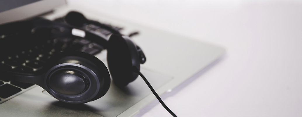 포토 JPG 해외이미지 직업 배너 교육 이어폰 컨셉 인터넷 비즈니스 통신 교실 회의 수업 실내 사람없음 노트북 스터디 컴퓨터 디지털 스크린 헤드폰 공책 웹 정보 관찰 네트워크 가르침 연결 강의 사이버 책상 오디오 텔레마케팅 온라인 동영상 멀티미디어 마케팅 세미나 소셜 온라인강의 웨비나 해외포토 음향기기 가구 학교 모션 문구용품 내부 전자제품 학습 서비스업 파일형식 언택트 이미지허브