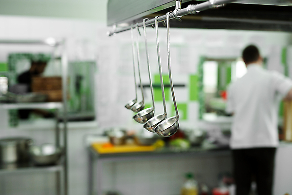 포토 JPG 해외이미지 직업 식기 디자인 산업 음식 주방용품 수업 매달리기 손잡이 요리 사람없음 내부 빛 세트 금속 주방 식당 요리사 식사 장비 기구 공구 업무 수프 은색 냄비 큼 컨테이너 수집 오브젝트 국자 준비 무거움 끓이기 스테인레스 철강 많음 카피스페이스 해외포토 교육 컬러 생활용품 컨셉 모션 재질 상점 공백 도구 작업 무게 솥 크기 파일형식 이미지허브