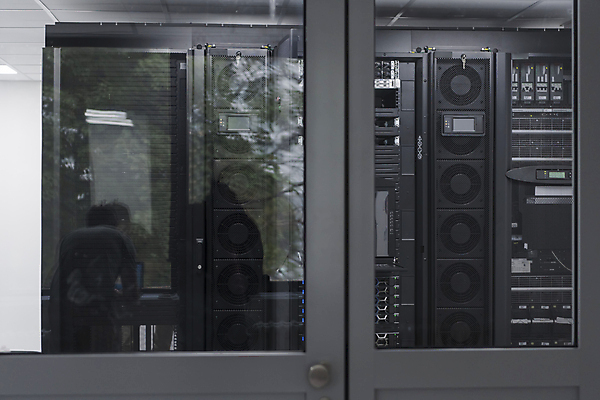 포토 JPG 해외이미지 실내 그림자 사람없음 문 자료 센터 시스템 서버 서버실 해외포토 내부 파일형식 이미지허브