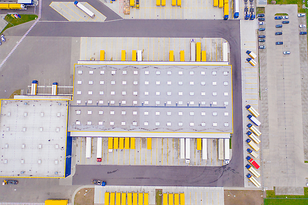 포토 JPG 해외이미지 공원 산업 도로 비즈니스 교통시설 자동차 안테나 사람없음 건물 트럭 화물 도시 센터 역 상품 정상 주식 컨테이너 창고 상업 머리위 지역 트랙터 수납 짐차 무거움 트레일러 물류 슈퍼마켓 드론 분배 수입 터미널 해외포토 건축물 공공시설 길 육상교통 교통 통신 금융 상점 운송업 무게 농기계 시설 특수차량 파일형식 이미지허브