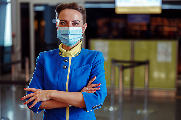 포토 JPG 해외이미지 여자 실내 마스크 한명 상반신 성인 앞모습 아웃포커스 팔짱 공항 승무원 성인여자한명만 해외포토 직업 1 뷰포인트 교통시설 모션 촬영기법 사람 내부 여자한명만 성인여자만 파일형식 이미지허브