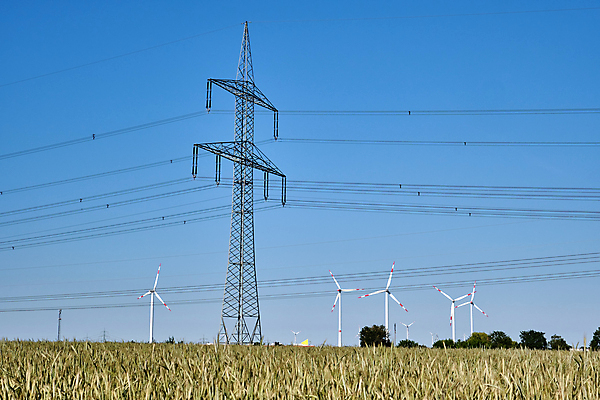 포토 JPG 해외이미지 산업 밭 농업 바람 독일 사람없음 농장 환경 힘 재활용 풍차 발전소 에너지 전선 그린에너지 풍력에너지 전염 철탑 엔진 자원 세대 유지 개발 공급 배선 해외포토 자연요소 유럽 날씨 탑 한자 질병 친환경 감염 파일형식 이미지허브